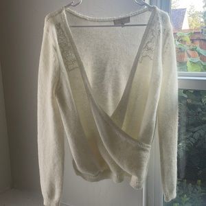Never worn, beautiful sweater, French brand Sezane.